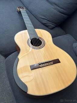 Martinez celomasívna klasická gitara 4/4