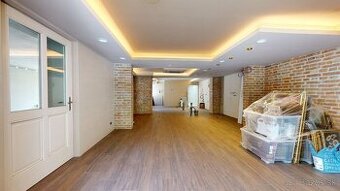 Obchodný priestor v centre Trnavy – novozrekonštruovaný s hi