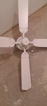 Stropny ventilator