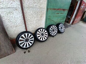 225/40 R18 XL