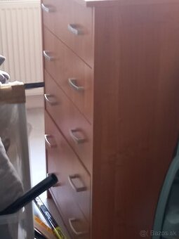 Komoda so suflikmi