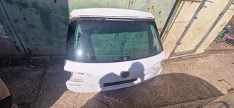 Poskodene 5te dvere vw tiguan