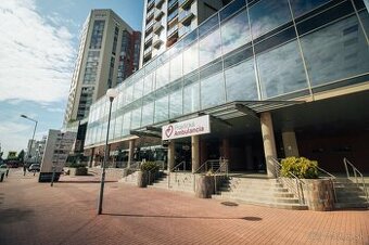 Priestor 78,69m2 s výhľadom na ŽST Petržalka, Vienna Gate