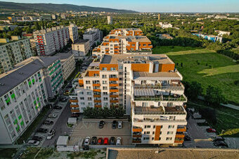 Na predaj vonkajšie parkovacie státie – Nobelova ulica - 1