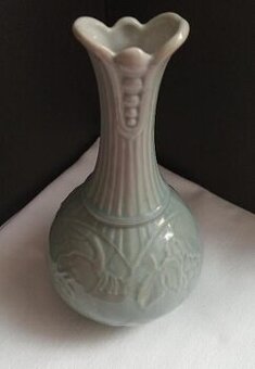 
zelená váza, značeno DPRK (Severná Korea
zelená vá