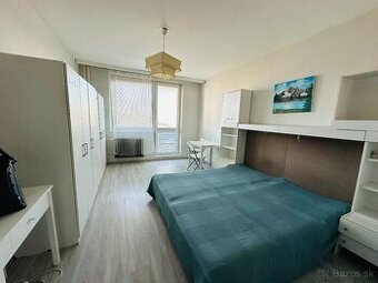 Predaj - garsónka s veľkou  loggiou na Rybničnej ul.Vajnory
