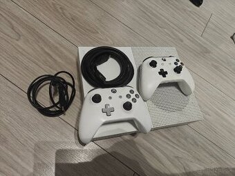 Xbox One S 500GB + 2 ovládače