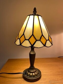 Nočná lampa z vitrážového skla