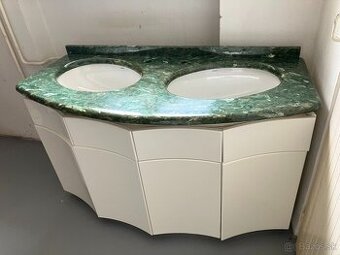 Exkluzívna kúpelňová skriňa mramorová doska s 2 umývadlami