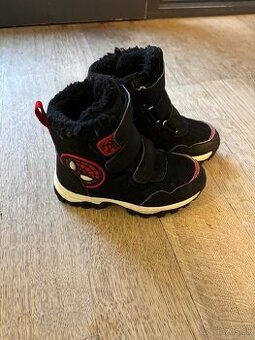 Blikajuce zimne topanky snehule Spiderman vel 28