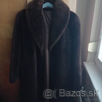 Predám  dámsky Slovenský kožuch č.46-nenosený