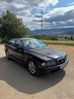 BMW E39 528i