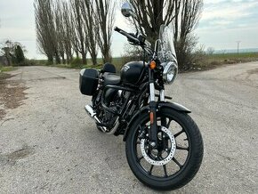 Royal Enfield Meteor 350 Stellar Black