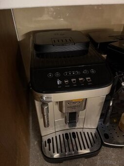 Predam kavovar Delonghi Magnifica Evo