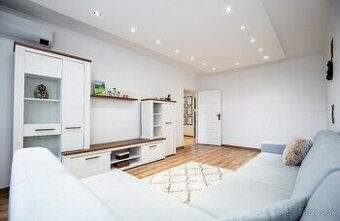 Veľký 3-izb. byt na A.KUBINU v Trnave, 82,5 m2, balkón