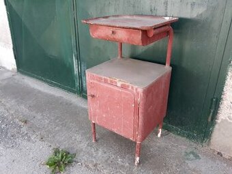 Stolík-industriál-brusel...