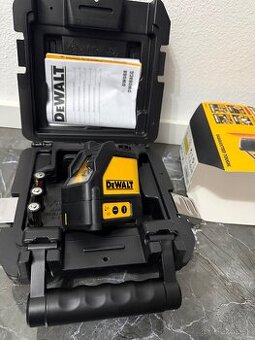 DEWALT Alkalický Krížový samonivelačný laser - červený