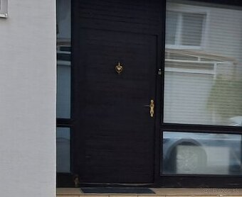 Masivne drevene dvere