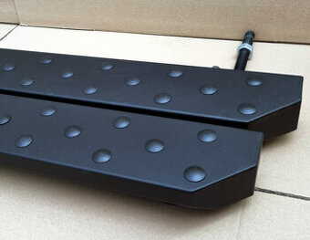 LADA 4x4 NIVA - bočné nášľapy