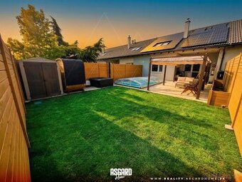 Moderný nízko-energetický dvojpodlažný rodinný dom s bazénom