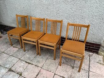 Predám 4 kusi stoličiek, cena za všetky 20 eur