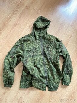 Rusky prevlecnik maskac