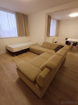 Ponúkam na prenájom väčší 2 izb. byt, Bajkalská, BA Ružinov