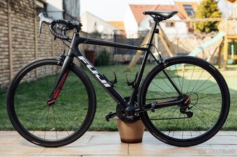 Karbonový cestný bicykel Fuji SL 3.1
