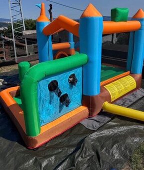 Prenájom skakacieho hradu