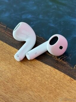 Nahradne sluchadlo Apple AirPods 4