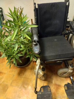 elektrický invalidný vozík QUICKIE