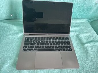 Predám veľmi zachovalý MacBook Pro s príslušenstvom