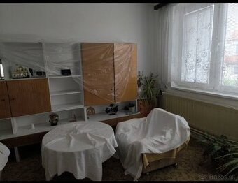Predám obývaciu izbu a sedačku