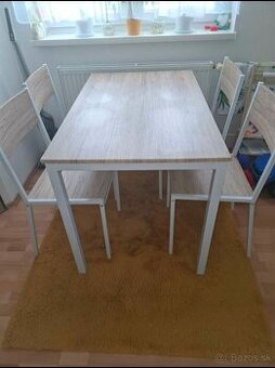 Stoličky všetky 4 KS za 20€ TEL 0947110869