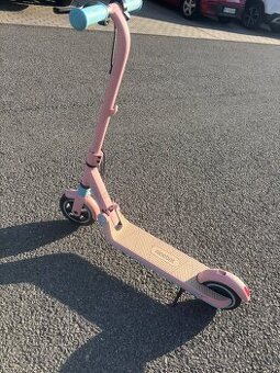 Predám Elektrickú detskú kolobežku Segway Ninebot
