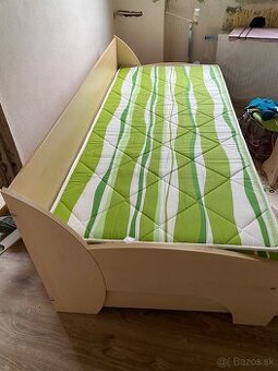 Postel nova s matracom
