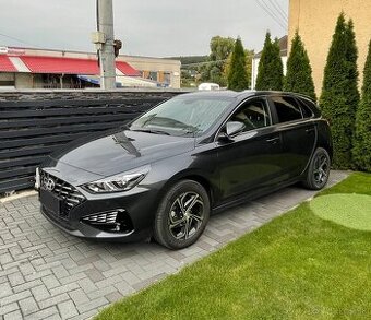 Predám Hyundai i30 1.5 DPI Family, 2021, 44 800 km, záruka,