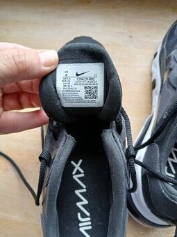 Nike v.39