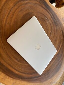 MacBook Air 13" i5 240GB SSD, 4GB ram
