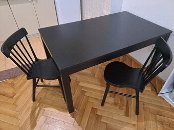 Predám rozkladací jedálenský stôl IKEA s 2 stoličkami