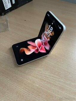 Samsung Galaxy Z Flip 3