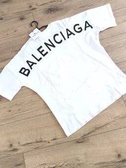 Tricko B A L E N C I A G A