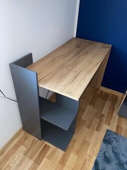 Kancelársky písací stôl