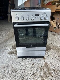 Electrolux EKK54950OX PlusSteam, sporák kombinovaný