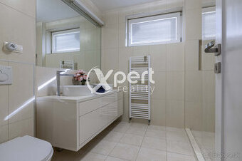 MODERNÝ DIZAJN A VEĽKOLEPÝ PRIESTOR - 1