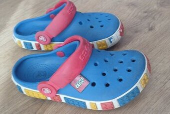 Chlapčenské šliapky Crocs LEGO, veľkosť 10-11