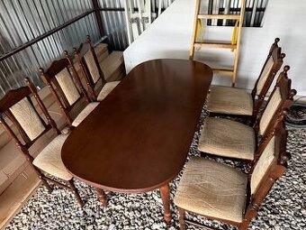 Predám jedálenský stôl