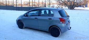 toyota yaris 1.0 benzin, r.v. 2010, stk-ek do 2027, zak.v SR