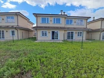 4-izbový poschodový byt s rozlohou 126 m² (vrátane terasy 20