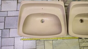 Darujem umyvadlá a bidet